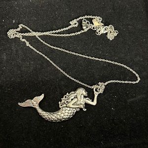 silver mermaid pendant necklace never worn